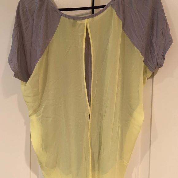 Sheer back shirt - Picture 2 of 2